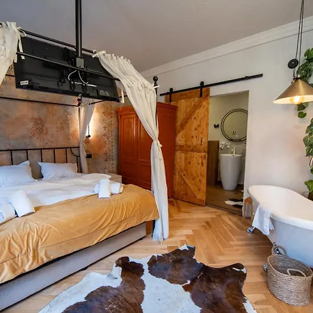 Barrique Garden - Breakfast & Restaurant - Old Town -Officially Classified Guesthouse-2
