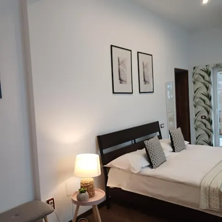Apartamente Private Near The Castle-2