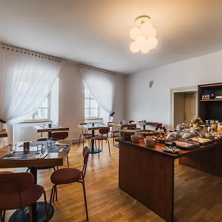 Kleines Hotel-2