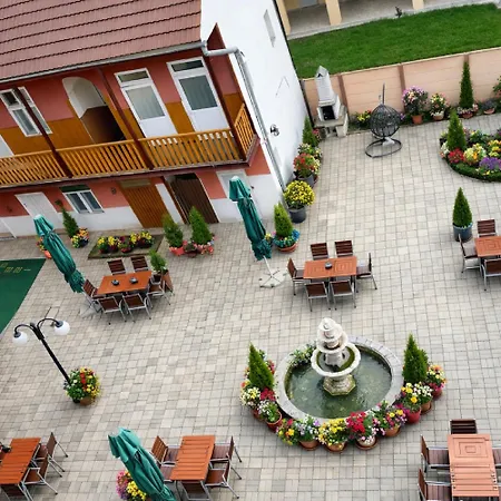 Pensiune Restaurant Indus-2