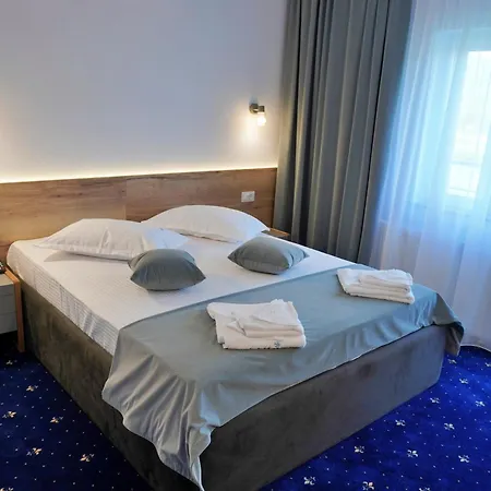 Motel Blue River Calimanesti-3