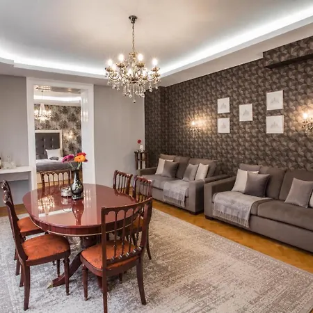 Mozart & Bach Historic Apartment-2