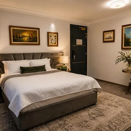 The Square Hotel-2