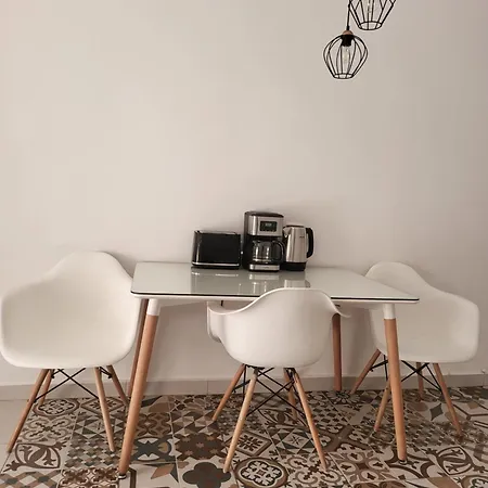Theo House-3
