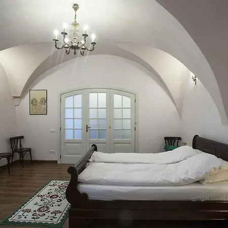 Green Door Apartment-3