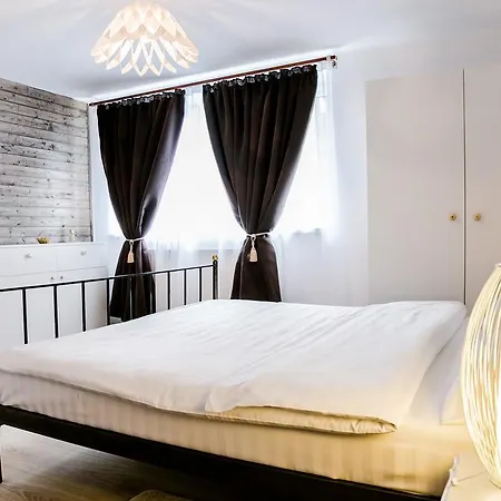 Hegel Apartment-3