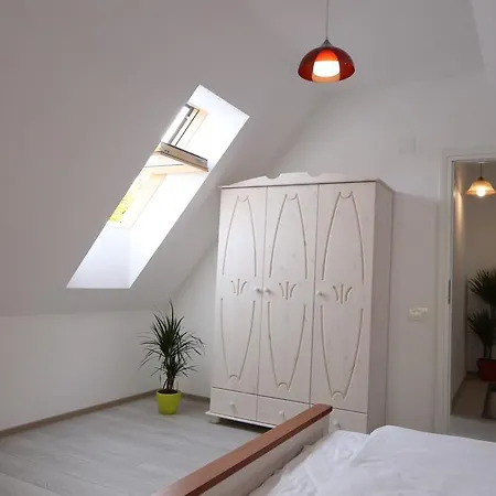 Apartment Schiller 3-3