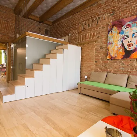 Michael Weiss Apartment-3