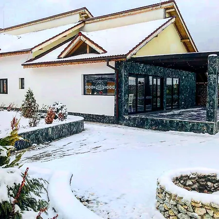 Casa De Sub Piatra-3