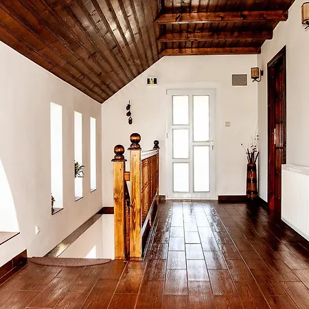 Rustic Argesean-2