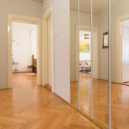 Sunshine Apartment-2