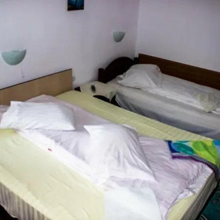 vila strugurelu hostel-3