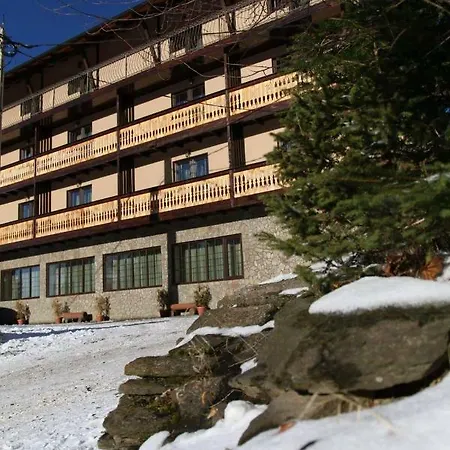 Vila Creasta Cocosului-3