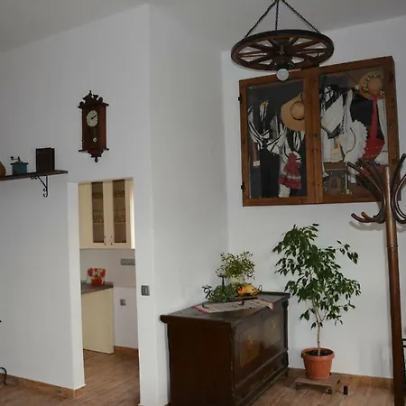 Traditions House-2