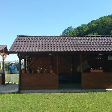 Rosenville-3