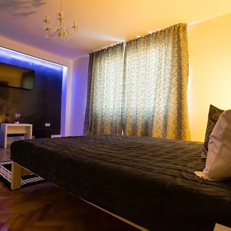 White Spacious Apartment-2