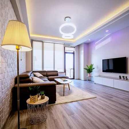 Penthouse Chic By Landev-3
