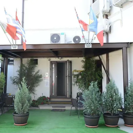 Corner Center Rental-3