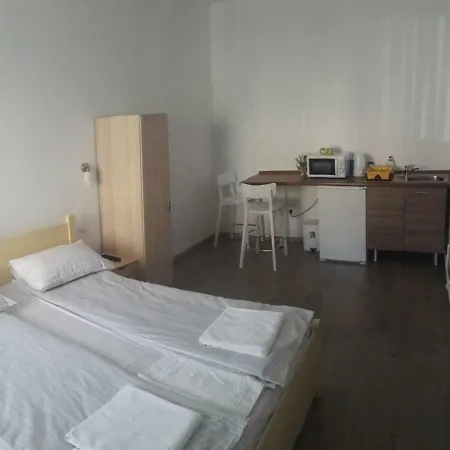 Theresia Studio-3
