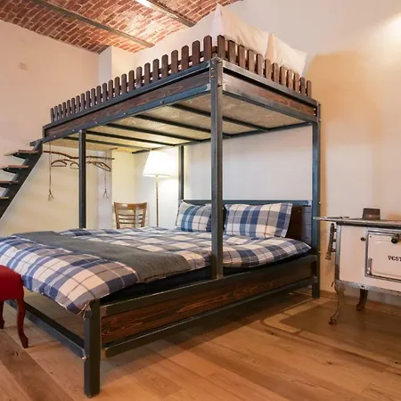 Folkloric Loft-Ulita Romaneasca-3