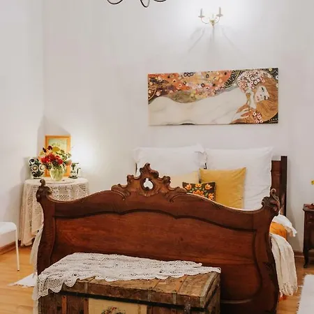 Art Gallery Residence-3