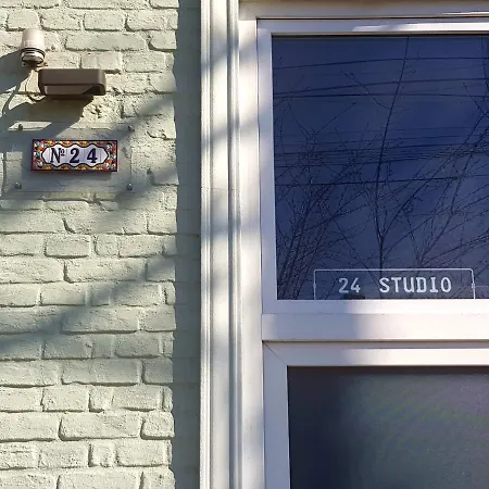 Atrium 24 Studio-3