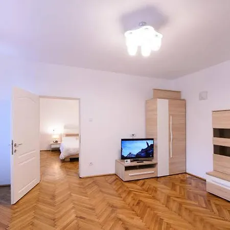 Rent For Comfort Apartments Brasov-3