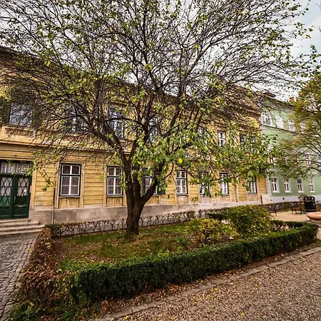 Luxury Boutique Schiller-2