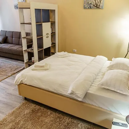 Select City Center Apartments-3