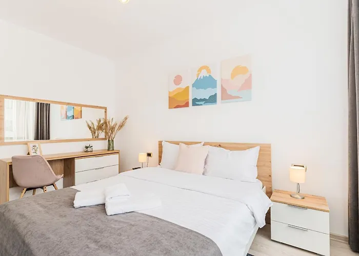 Isaran 2D3E Apartment Braşov