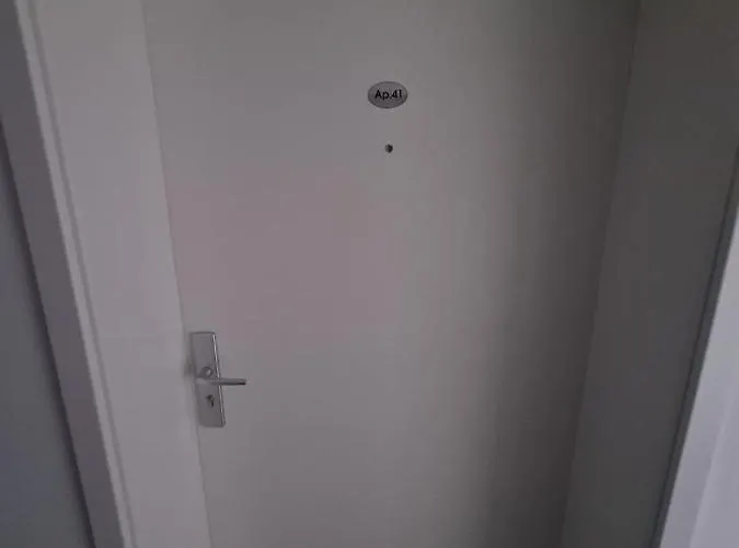 Ferienwohnung Garsoniera Zebra Brașov