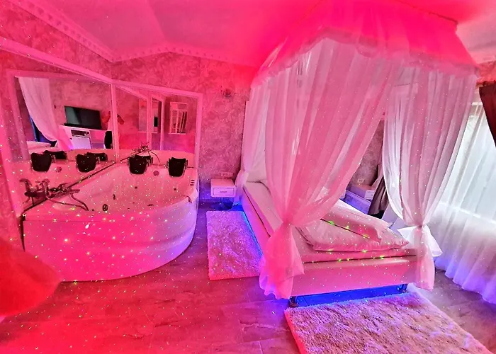 Anadi Hotel Boutique Only Adult Braşov