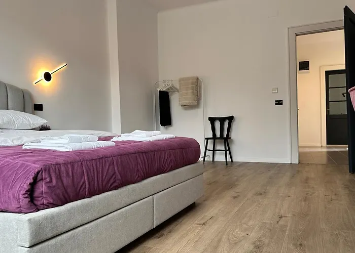 Haustierfreundliches Peaceful Condo For Romantic Getaways Near Black Church - 3Min Walk Brașov