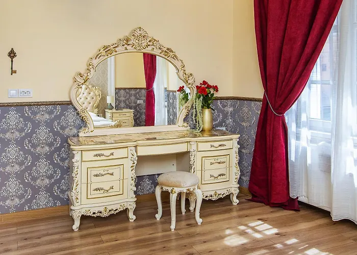Zira Residence - Authentic Rooms In Old Town Braşov