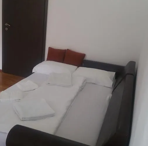 Boutique Ferienwohnung M&F Apartament Jepilor Brașov