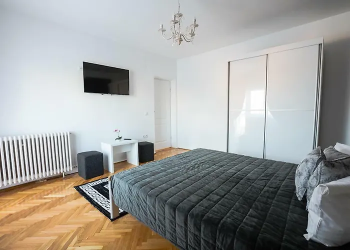 White Spacious Apartment Sibiu